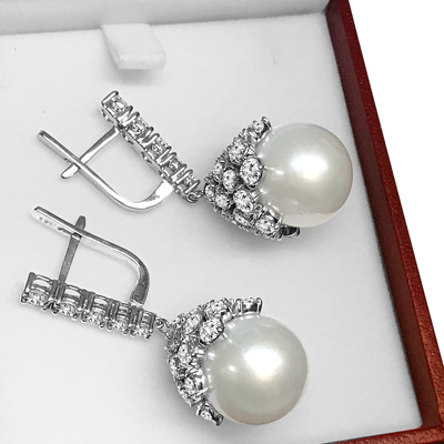 14k Gold Diamond Fresh Water Pearl Earrings