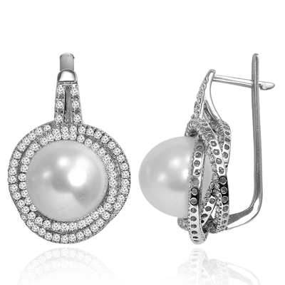 14k White Gold freshwater pearls Diamond earrings