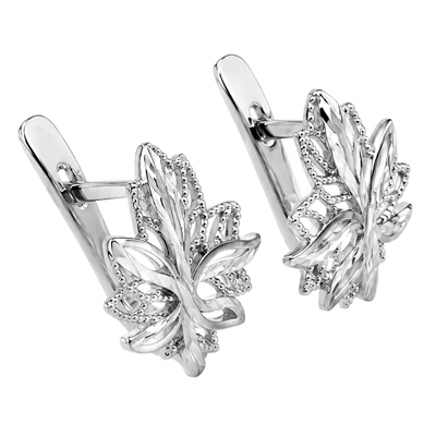 Maple Leaf Design Earrings in 14k Gold