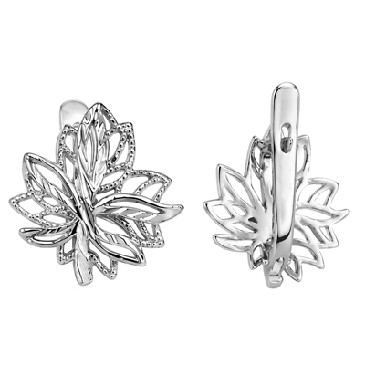 Maple Leaf Design Earrings in 14k Gold