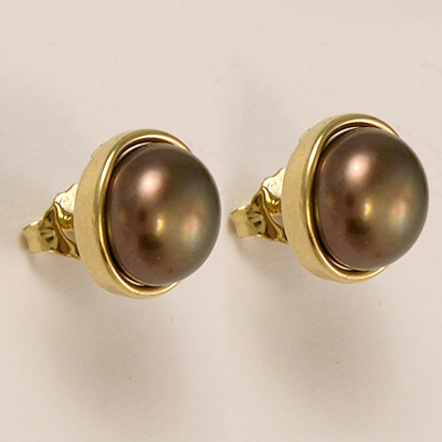 14k Gold Black Pearl Studs