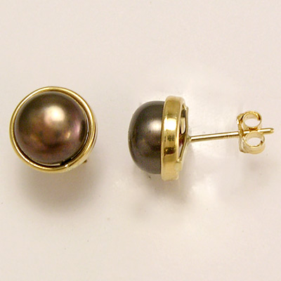14k Gold Black Pearl Studs