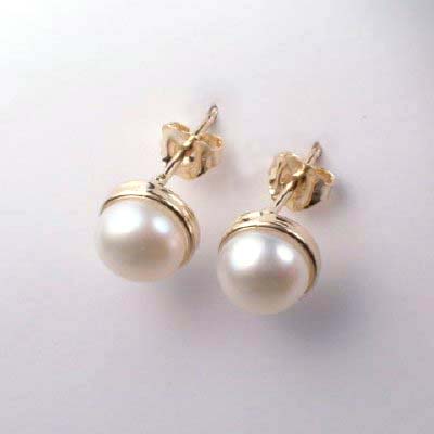 14k Gold 7mm Pearl Studs