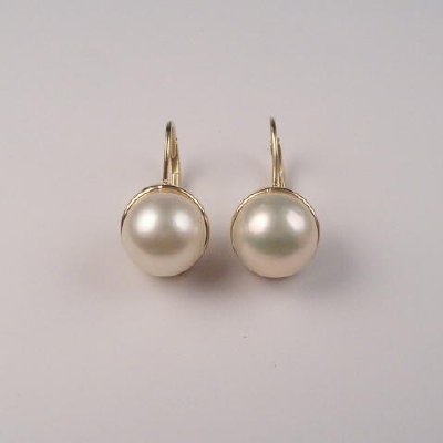 14k Gold 9.5mm Pearl Earrings