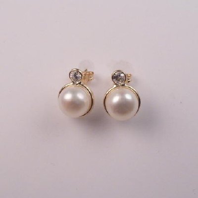 White Pearl Stud Earrings 14k gold