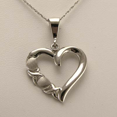 14k White Gold Heart X O Shaped Necklace