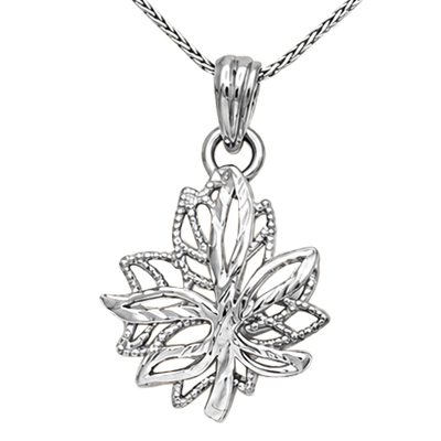 Maple Leaf Design Pendant in 14k Gold with Chain