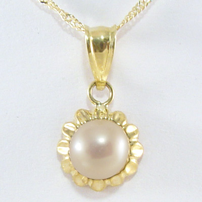 14k Gold White Pearl Pendant