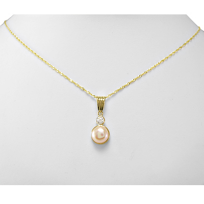 14k Gold Pink Pearl Pendant
