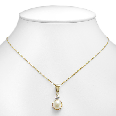 14k Yellow Gold Pearl Pendant