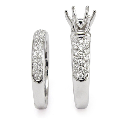 18k Gold Diamond Engagement Ring