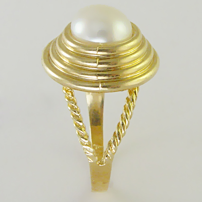 white Pearl Love Knot Ring 10k gold