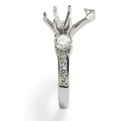 950 Platinum Diamond Engagement Ring
