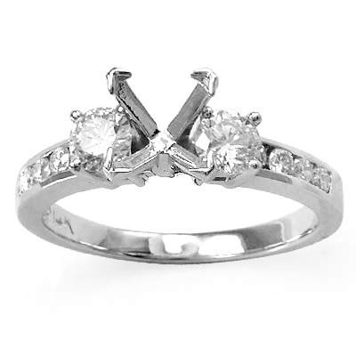 18k Gold Diamond Engagement Ring