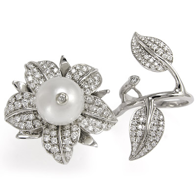 18k White Gold Anniversary Flower Pearl Ring