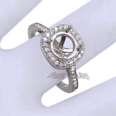Pave Diamond setting ring in Platinum
