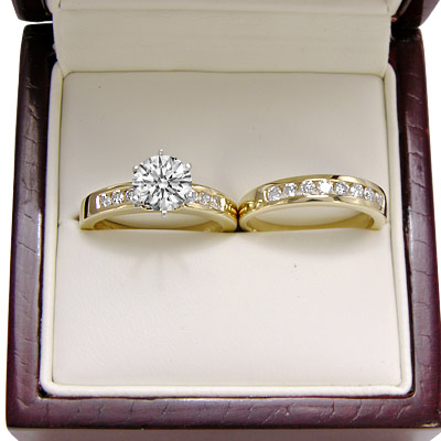 18k Gold Diamond Engagement Ring set