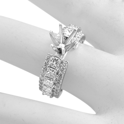 Princess cut Diamond Ring Setting in Platinum
