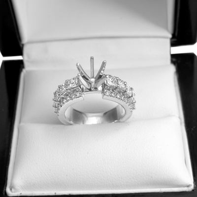 Princess cut Diamond Ring Setting in Platinum