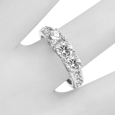 Diamond Engagemen Ring in 14k White Gold