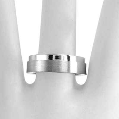 14k White Gold Plain Wedding Band