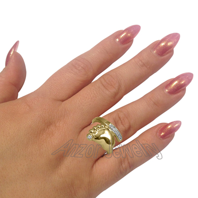 Baby Foot Design 14k Yellow Gold Diamond ring