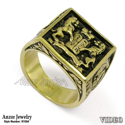 Lions Facing The Ten Commandments Ring in 18k Gold