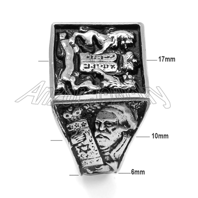 Lions Facing The Ten Commandments Ring in 18k Gold