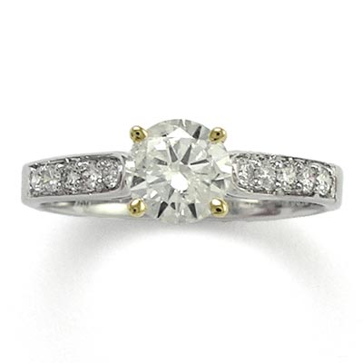 18k White Gold Diamond Ring