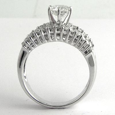 18k Gold Diamond Engagement Ring
