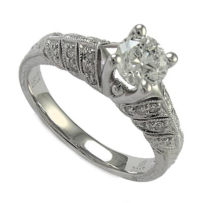 18K White Gold Diamond Engagement Ring