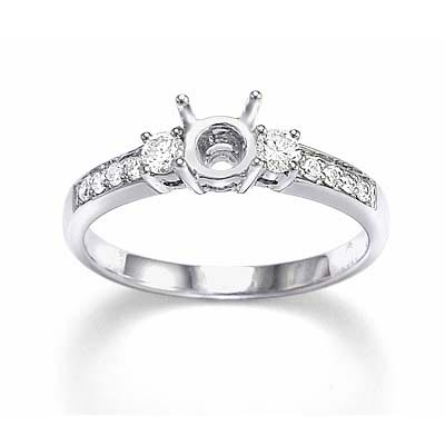 18k White Gold Diamond Engagement Ring