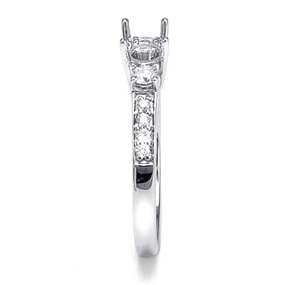 18k White Gold Diamond Engagement Ring