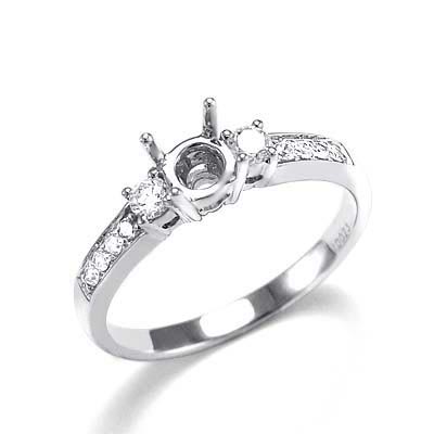 18k White Gold Diamond Engagement Ring