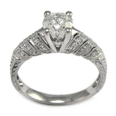 18K White Gold Diamond Engagement Ring