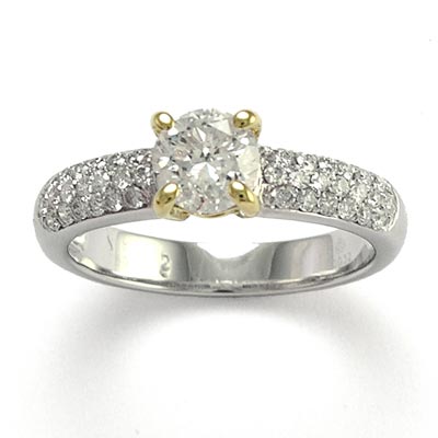 18K White Gold Diamond Engagement Ring