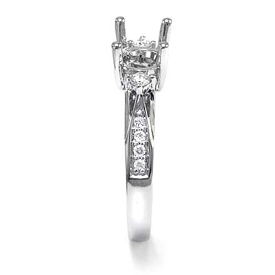 18k White Gold Diamond Engagement Ring