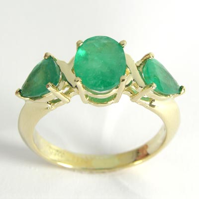 14k Gold Emerald Ring 2.4ct.