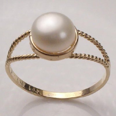14k solid Gold White Pearl Ring