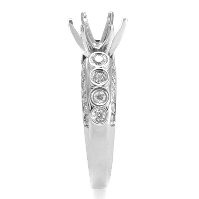 18k White Gold Diamond Engagement Ring