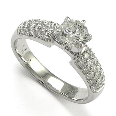 18K White Gold Diamond Ring