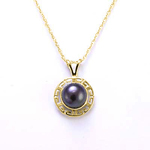 14k Yellow Gold Pearl Pendant Necklace
