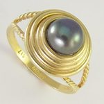 10k solid gold Love Knot Pearl Ring